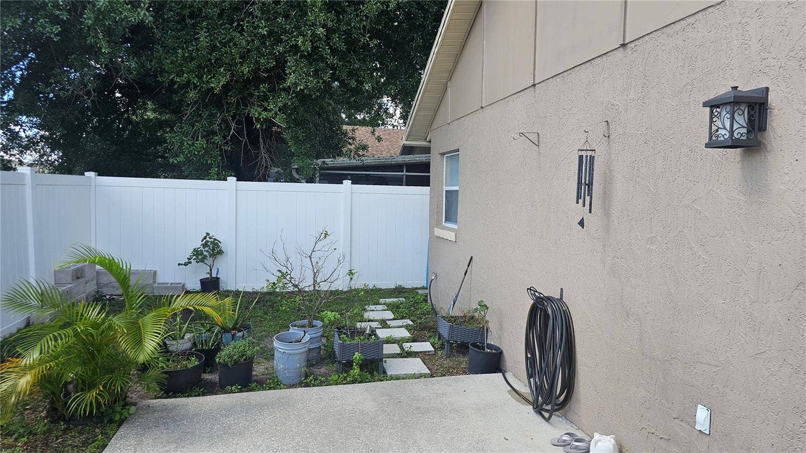 8632 FOLEY DRIVE, Orlando, FL 32825 Outdoor Patio & Garden Retreat