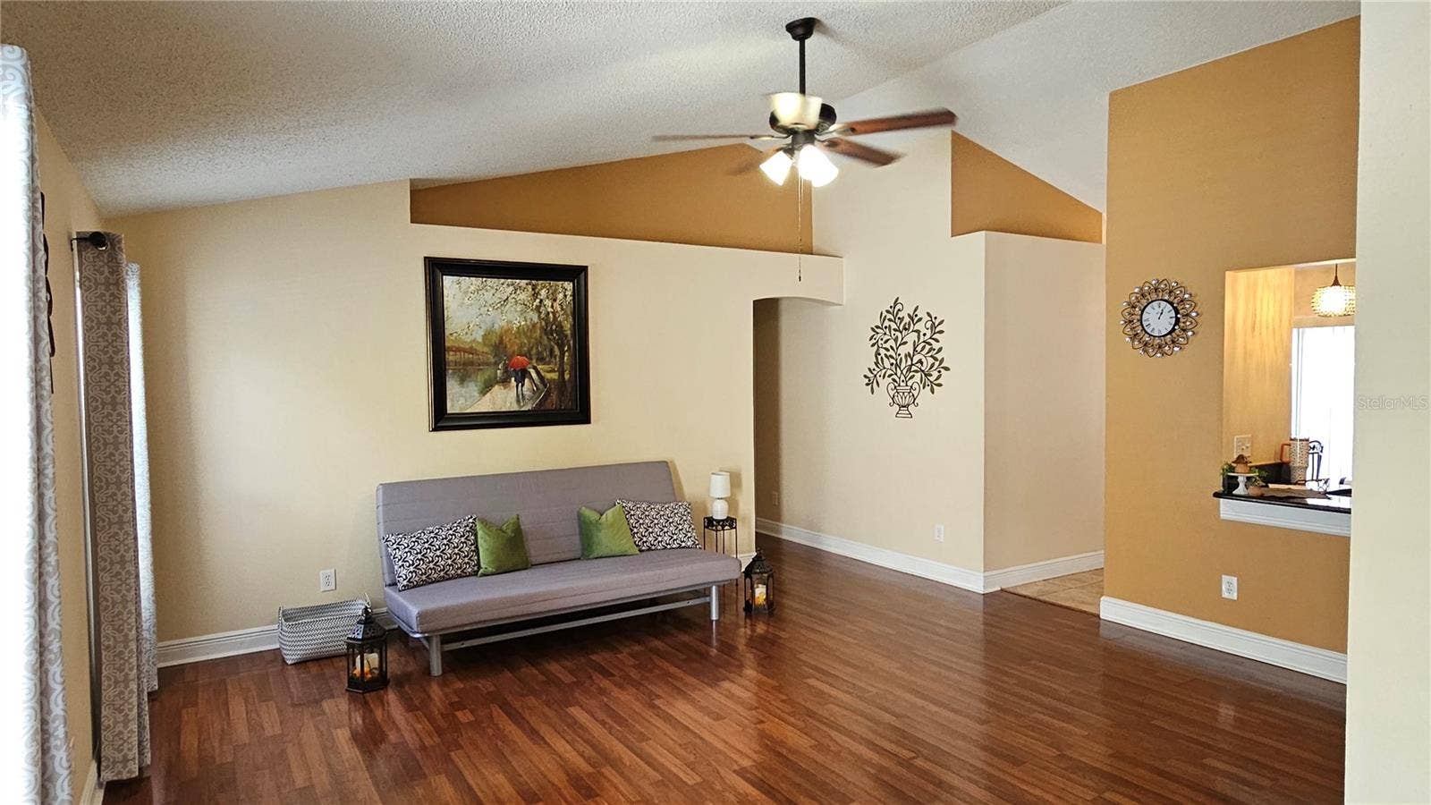 8632 FOLEY DRIVE, Orlando, FL 32825 Spacious Living Room Overview