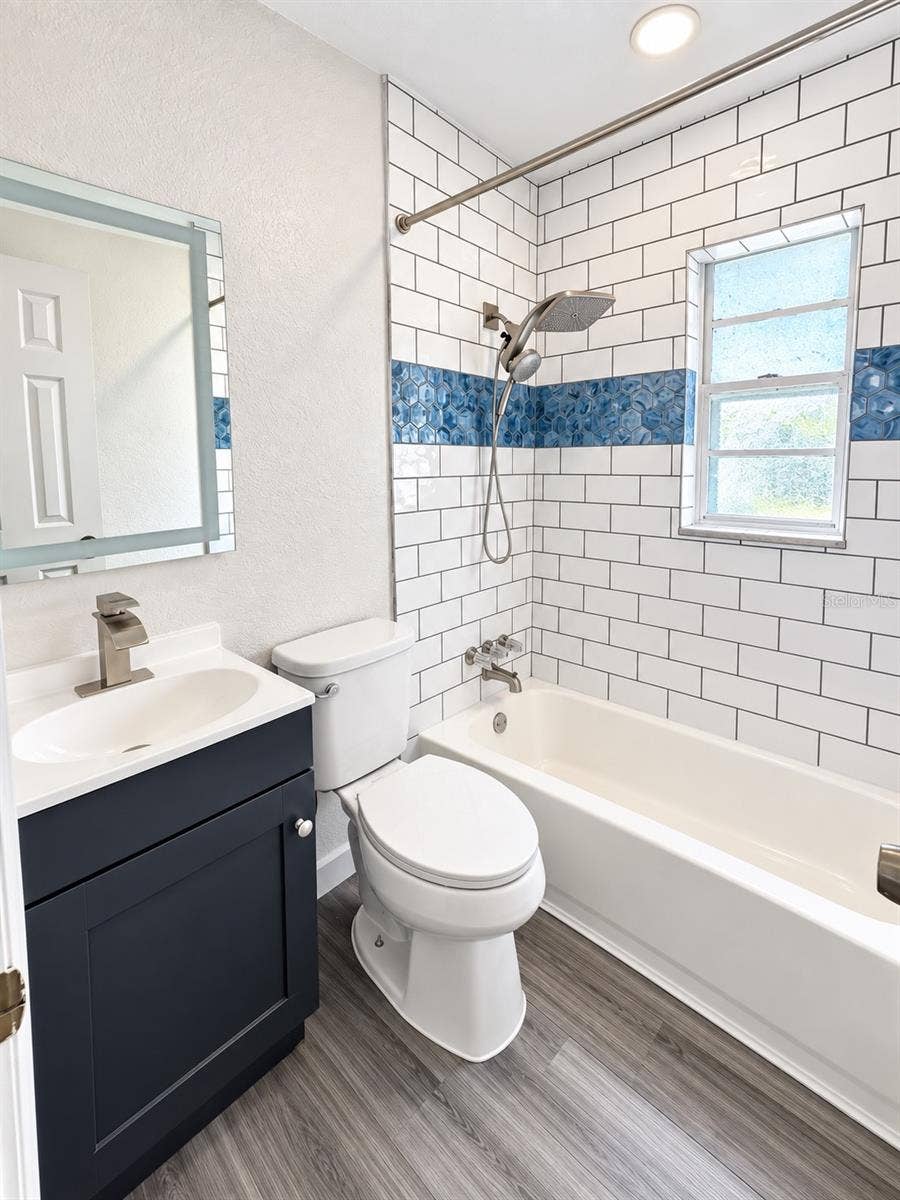 4692 BARLEY STREET, Orlando, FL 32811 4692 BARLEY STREET, Orlando, FL 32811