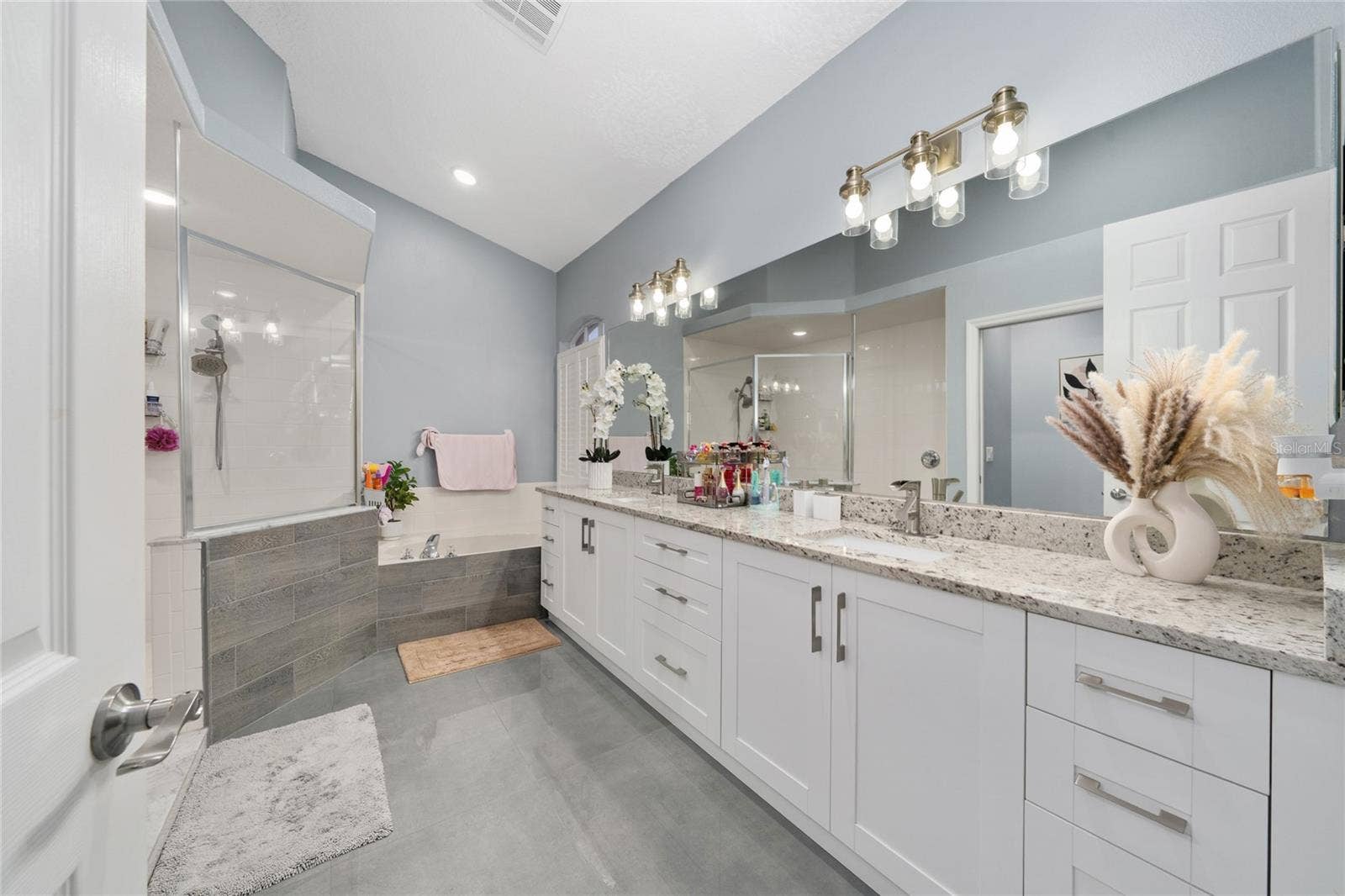 2111 DRIVE WAY, Kissimmee, FL 34746 2111 DRIVE WAY, Kissimmee, FL 34746