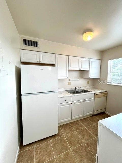 5325 CURRY FORD ROAD, #B205, Orlando, FL 32812 Kitchen - sink view
