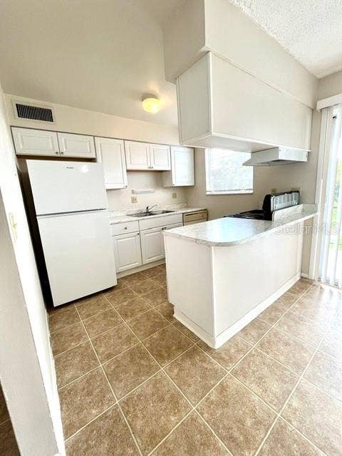5325 CURRY FORD ROAD, #B205, Orlando, FL 32812 Kitchen - new fridge