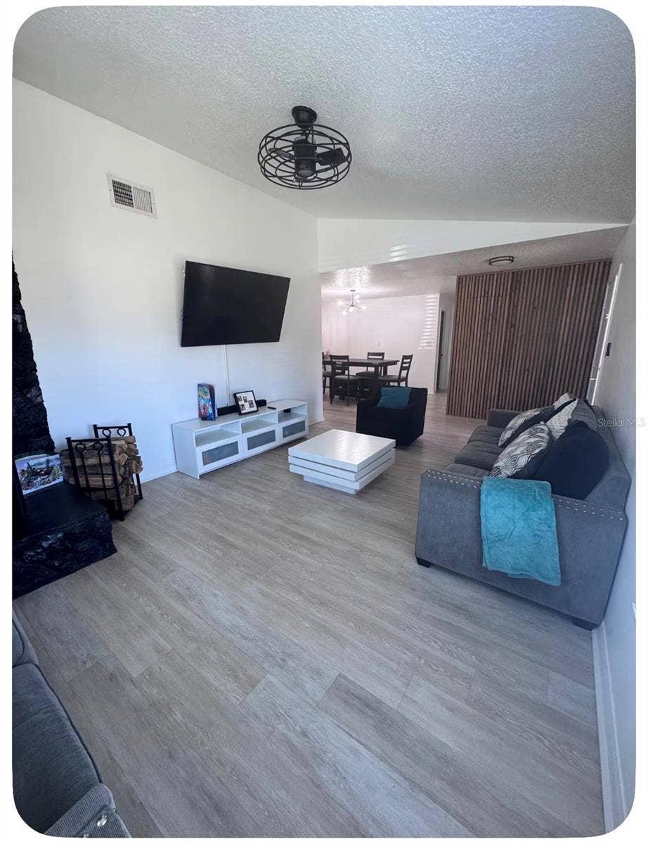 2026 BASIL, Orlando, FL 32837 living room