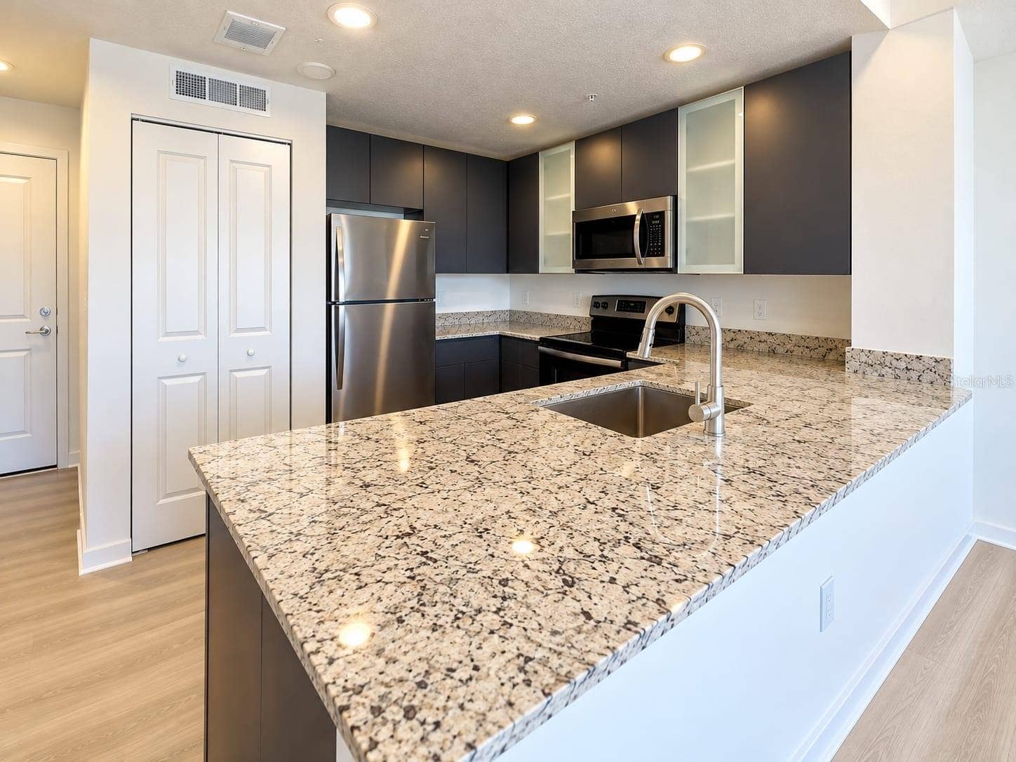 5563 MILLENIA BOULEVARD, #410, Orlando, FL 32839 5563 MILLENIA BOULEVARD, #410, Orlando, FL 32839