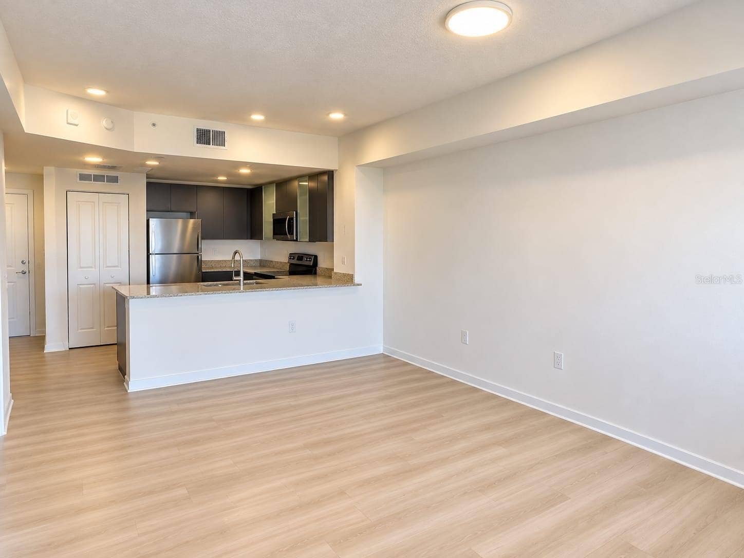 5563 MILLENIA BOULEVARD, #410, Orlando, FL 32839 5563 MILLENIA BOULEVARD, #410, Orlando, FL 32839