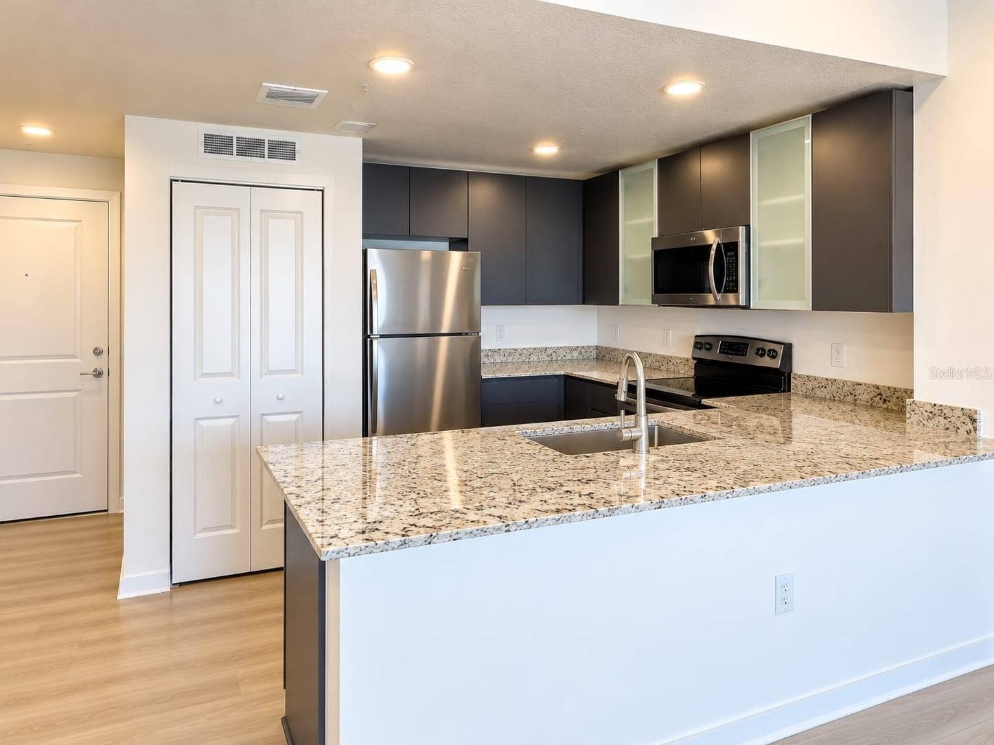 5563 MILLENIA BOULEVARD, #410, Orlando, FL 32839 5563 MILLENIA BOULEVARD, #410, Orlando, FL 32839