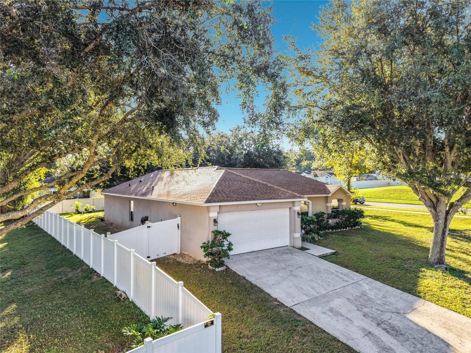564 BRIMMING LAKE ROAD, Minneola, FL 34715 564 BRIMMING LAKE ROAD, Minneola, FL 34715