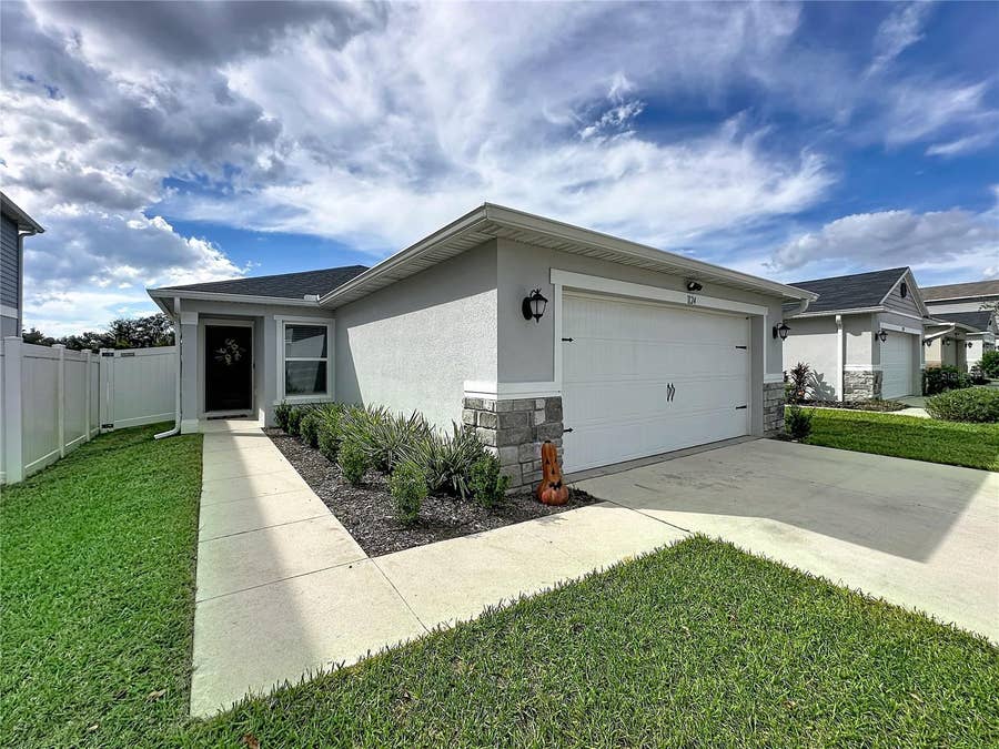 Property photo for 1124 PAPAYA CIR, Davenport, FL