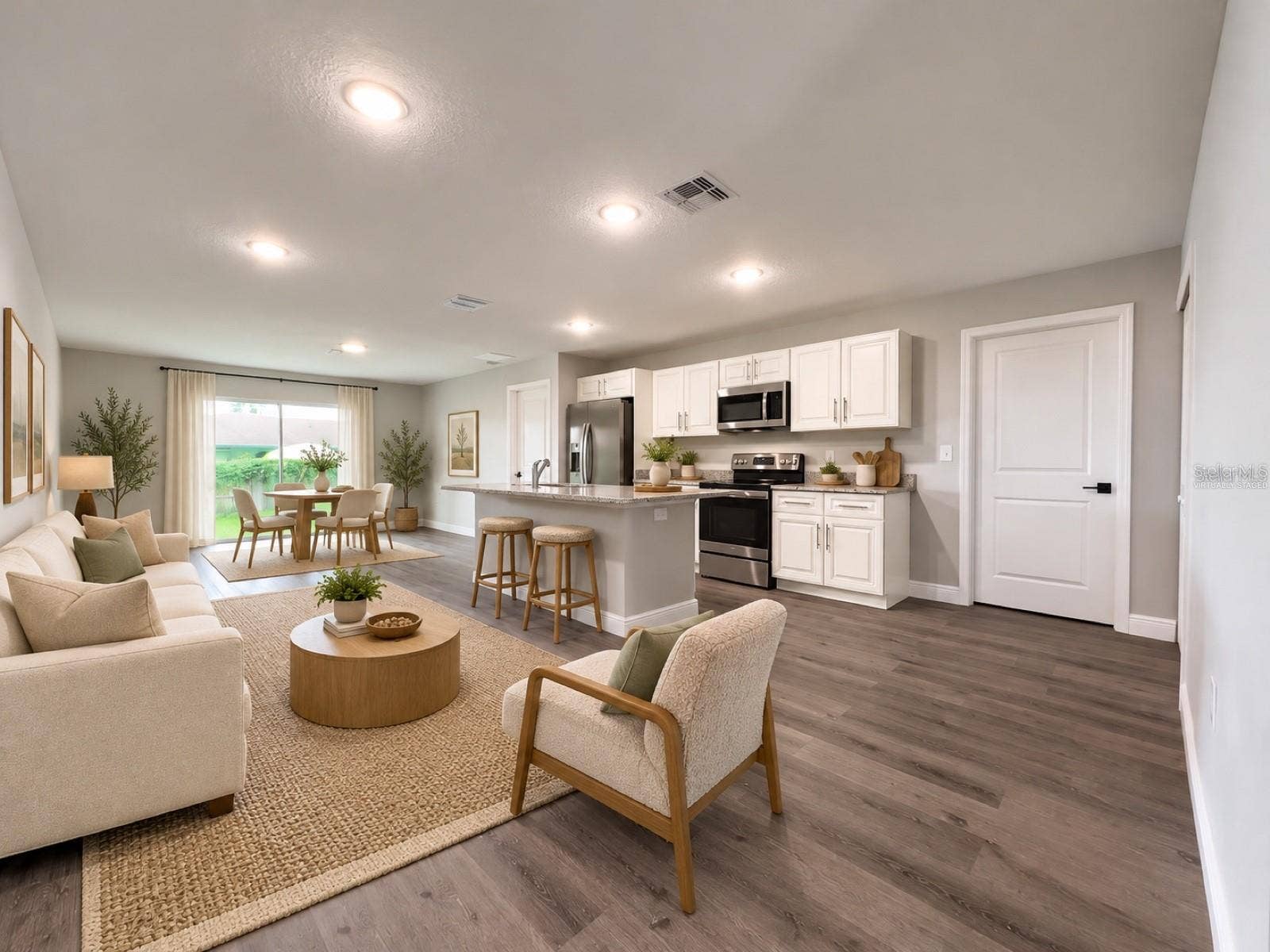 1130 CENTRAL PARKWAY, Deland, FL 32724 Virtually staged