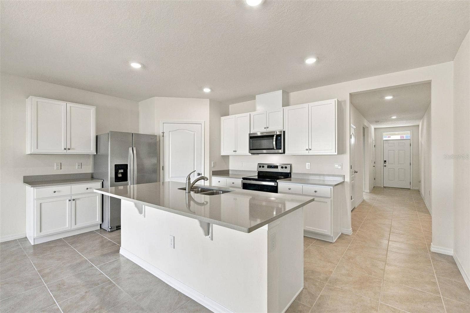 Kitchen, Bar
