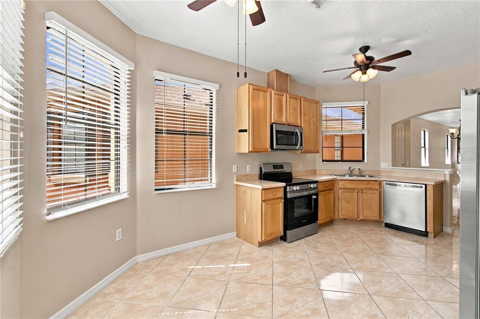 864 GRAND CANAL DR, Poinciana, FL 34759 Eat-in-Nook