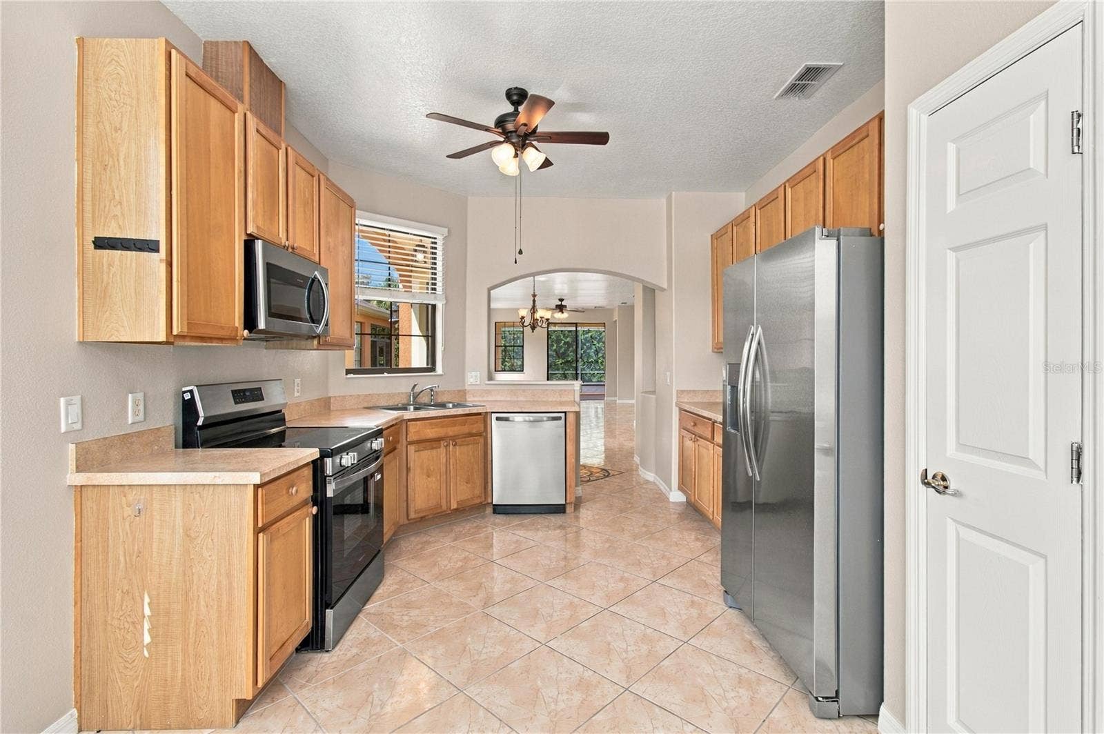 864 GRAND CANAL DR, Poinciana, FL 34759 864 GRAND CANAL DR, Poinciana, FL 34759