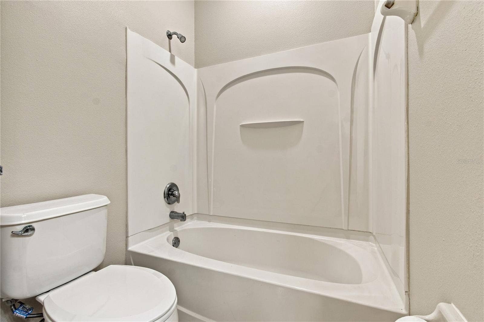864 GRAND CANAL DR, Poinciana, FL 34759 Second Full Bath