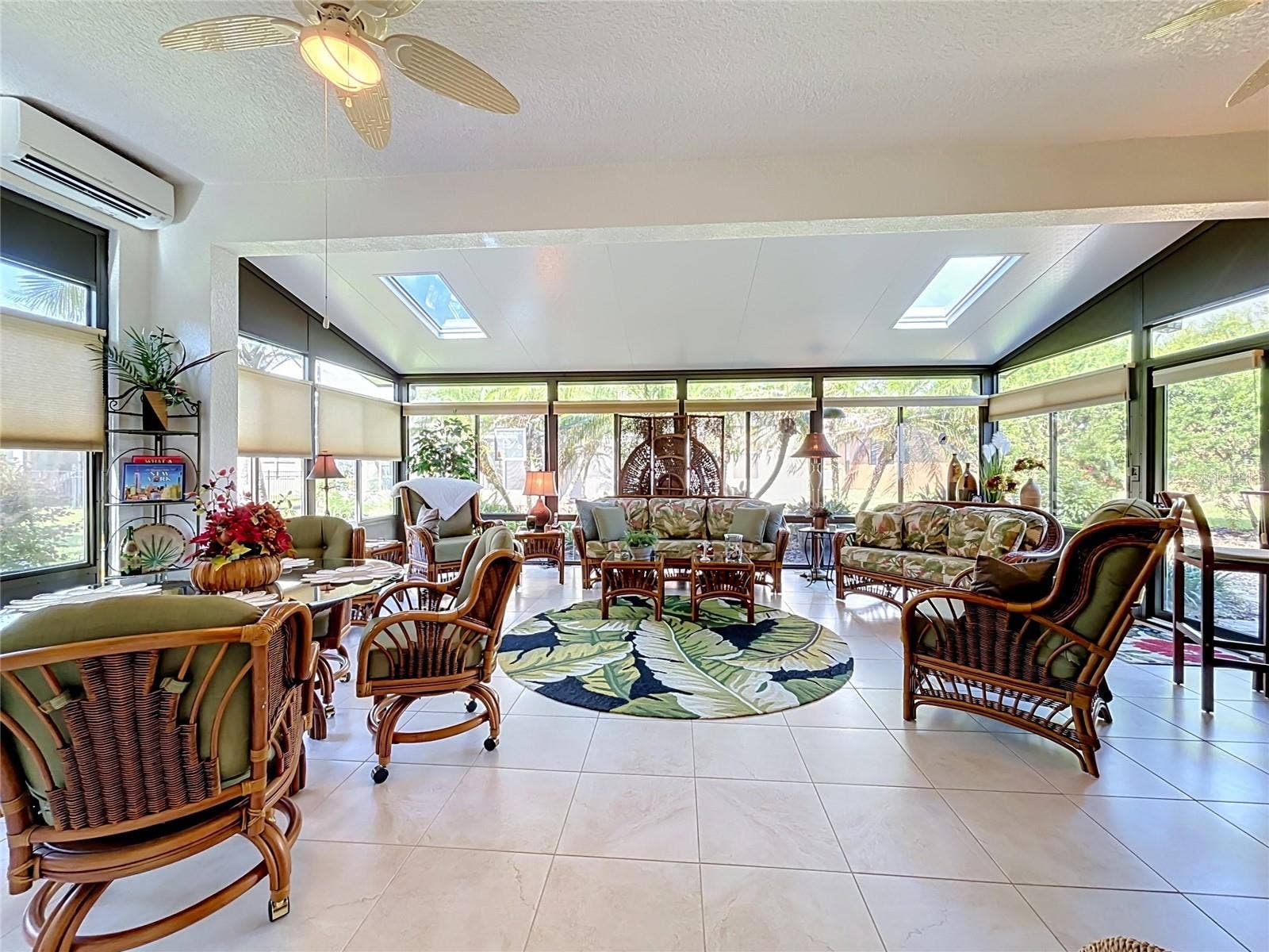 265 INDIAN WELLS AVENUE, Poinciana, FL 34759 Four Seasons Room w. HVAC, Approx. 520 SF