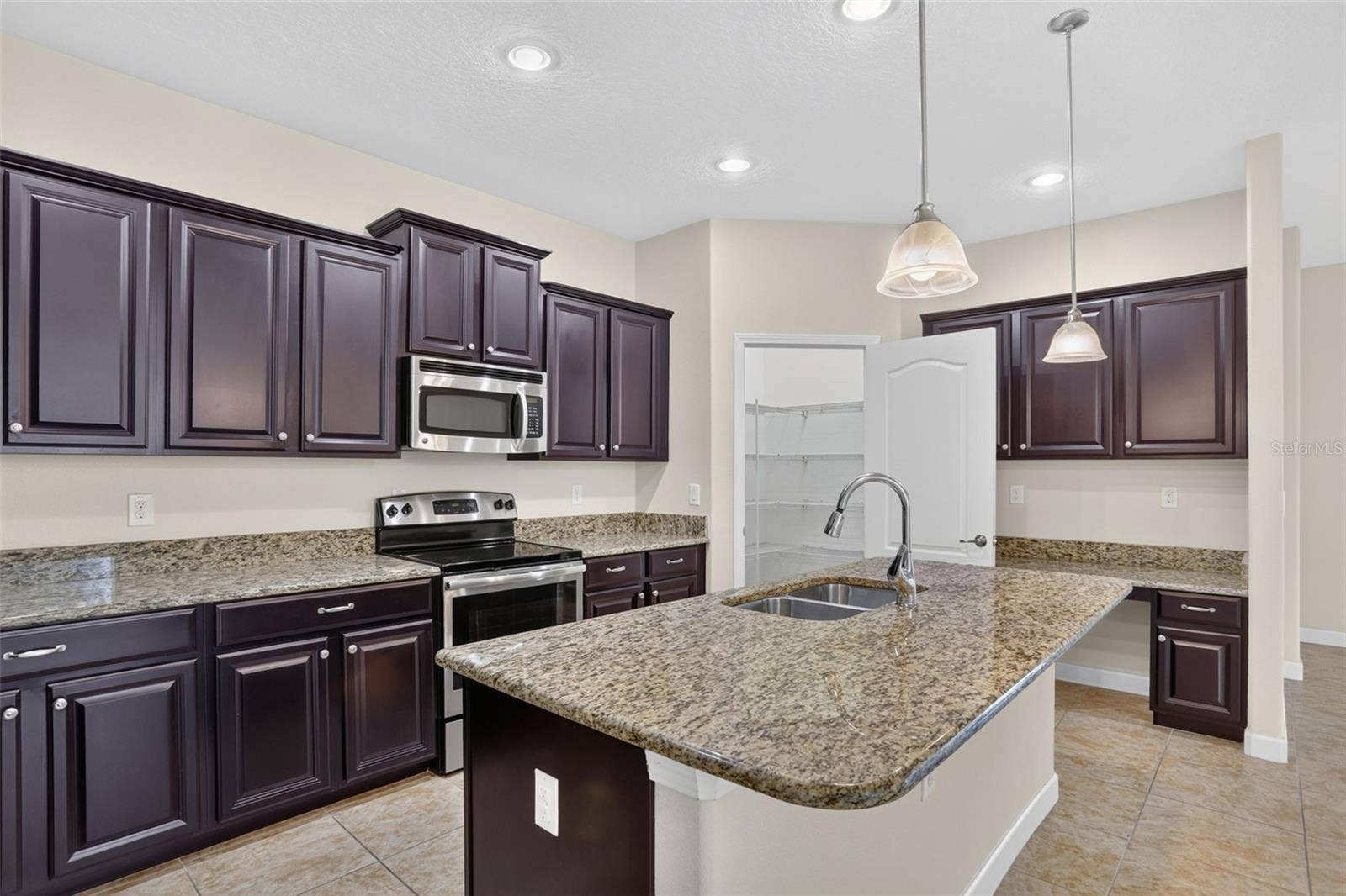1399 DOLPHIN HEAD STREET, Davenport, FL 33896 1399 DOLPHIN HEAD STREET, Davenport, FL 33896