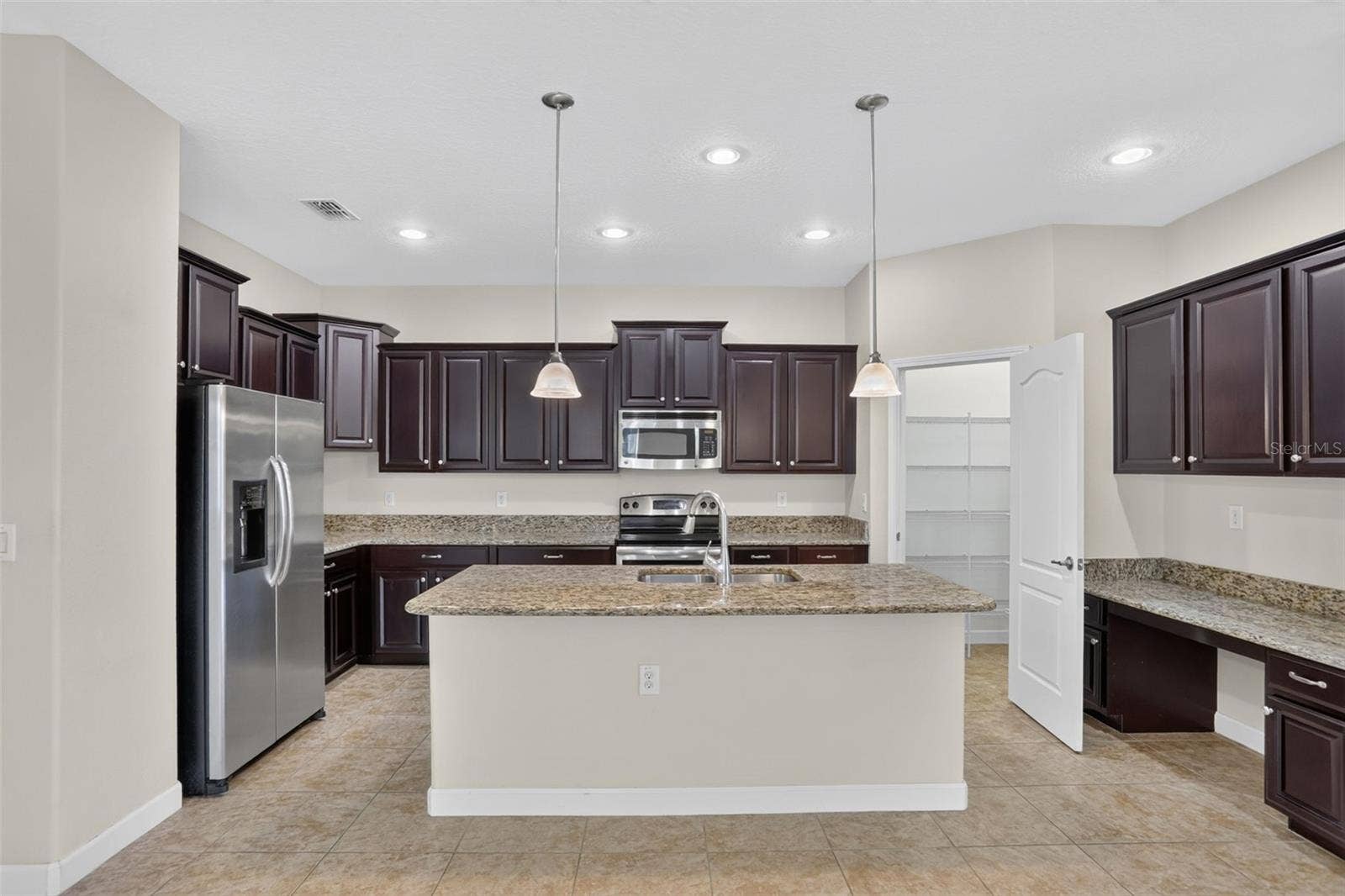 1399 DOLPHIN HEAD STREET, Davenport, FL 33896 1399 DOLPHIN HEAD STREET, Davenport, FL 33896