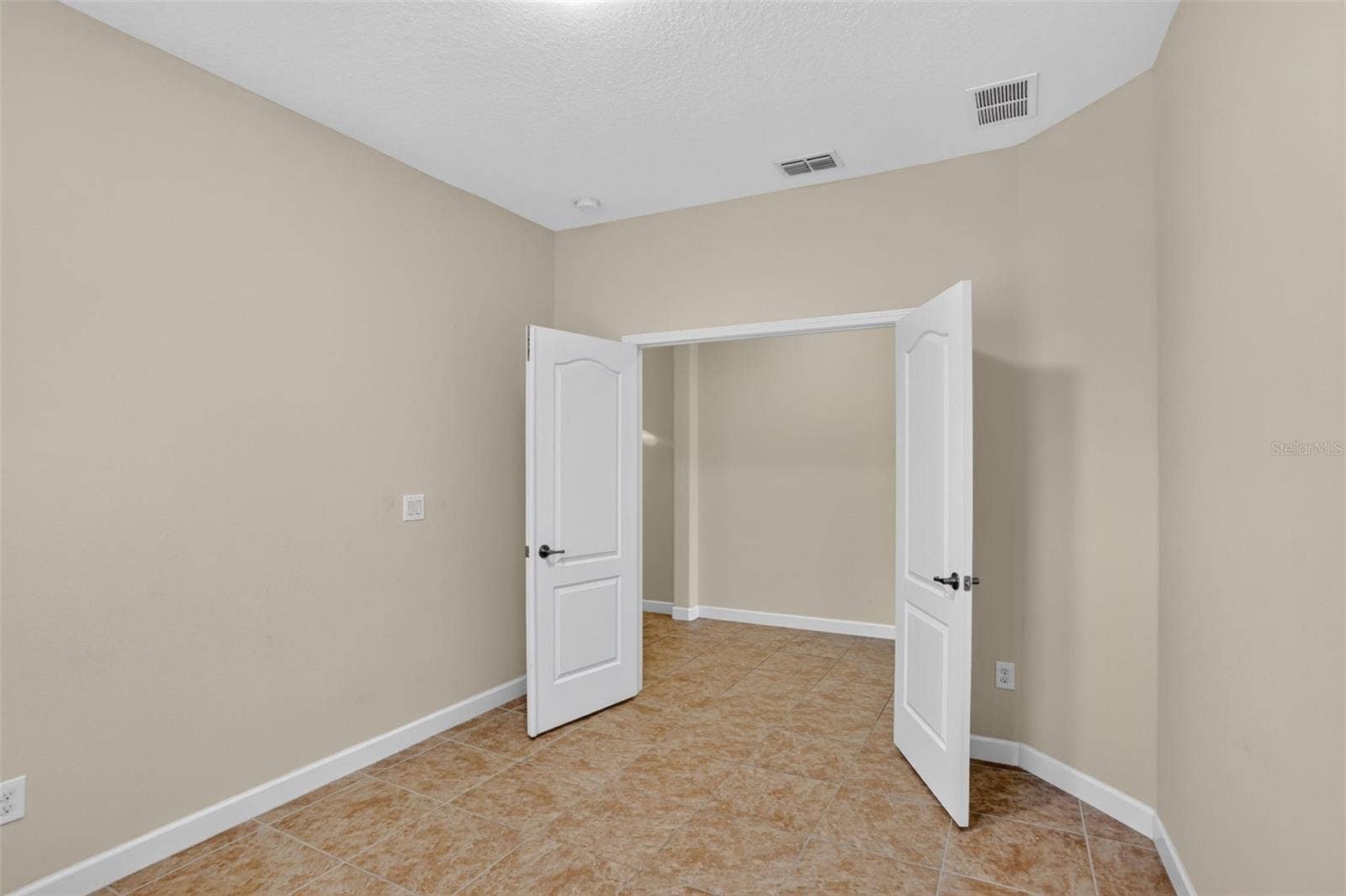 1399 DOLPHIN HEAD STREET, Davenport, FL 33896 1399 DOLPHIN HEAD STREET, Davenport, FL 33896