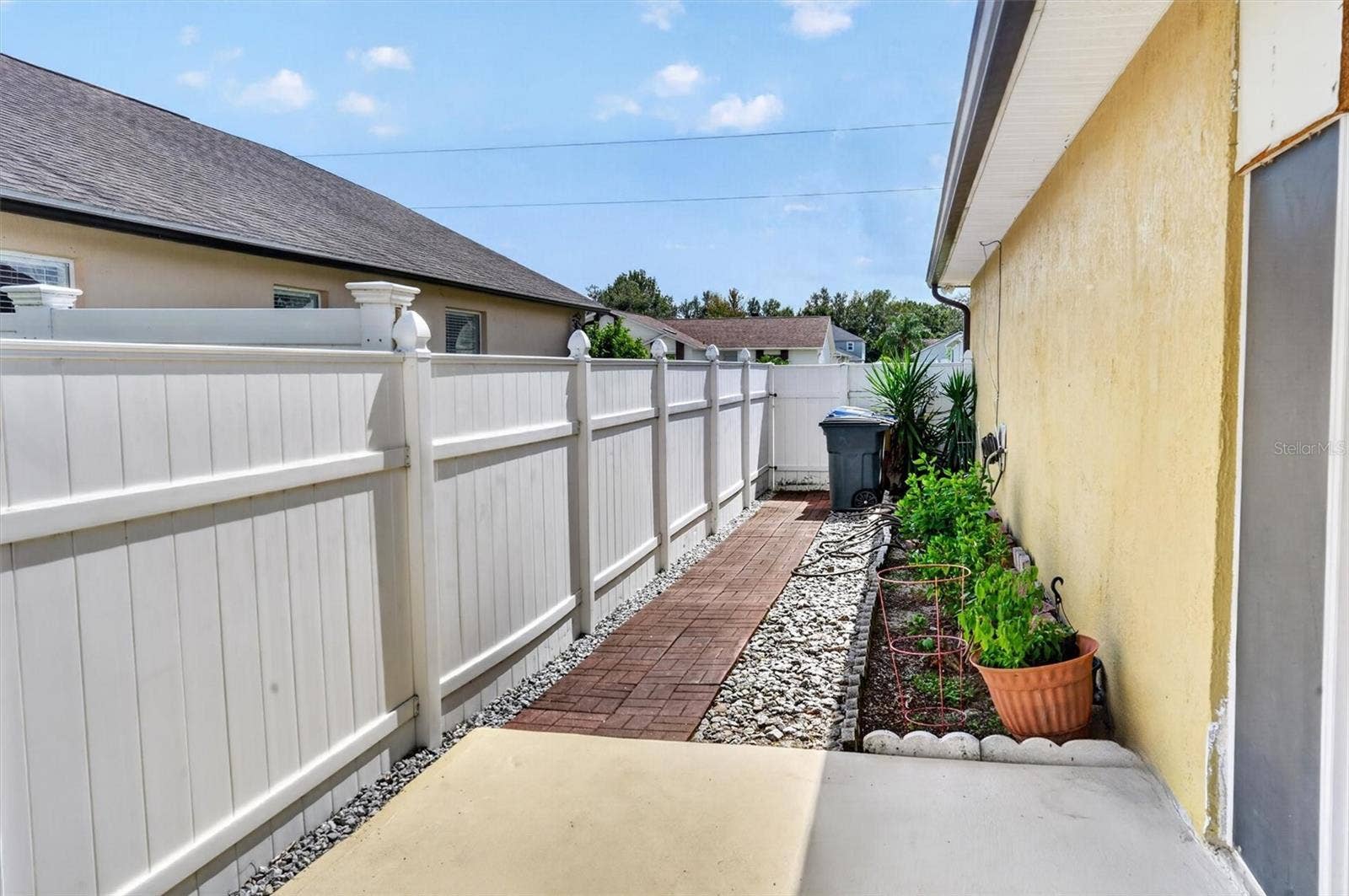 11 YORK COURT, Kissimmee, FL 34758 11 YORK COURT, Kissimmee, FL 34758
