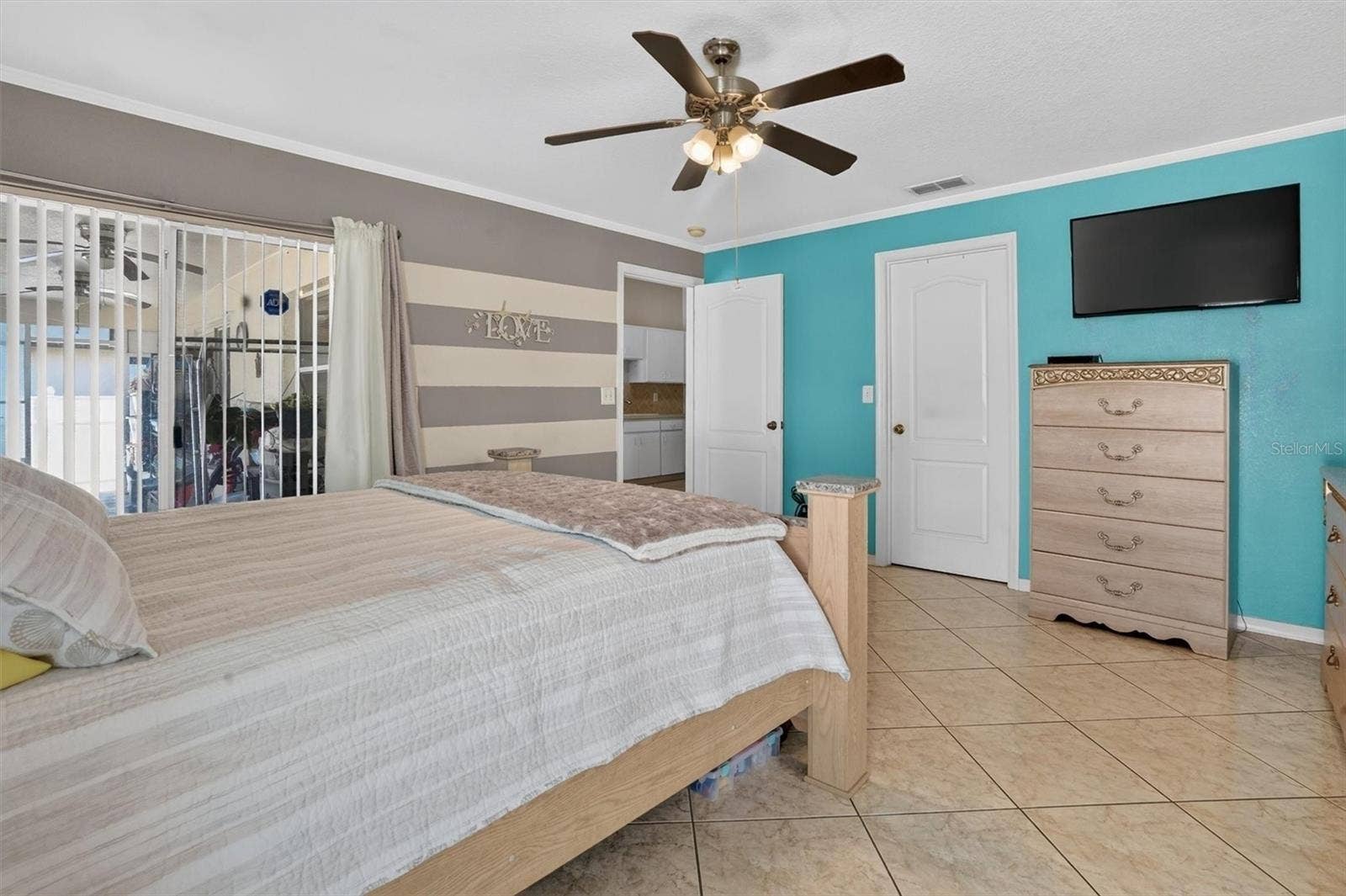 11 YORK COURT, Kissimmee, FL 34758 11 YORK COURT, Kissimmee, FL 34758
