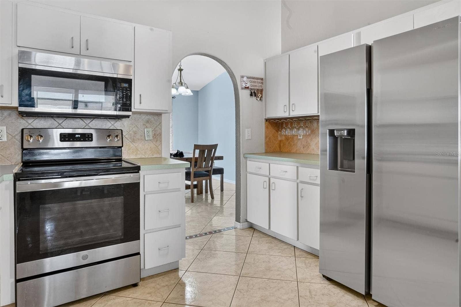 11 YORK COURT, Kissimmee, FL 34758 11 YORK COURT, Kissimmee, FL 34758