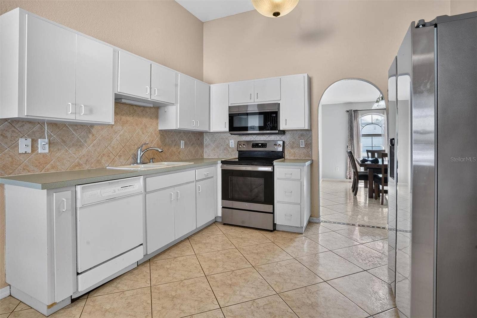 11 YORK COURT, Kissimmee, FL 34758 11 YORK COURT, Kissimmee, FL 34758