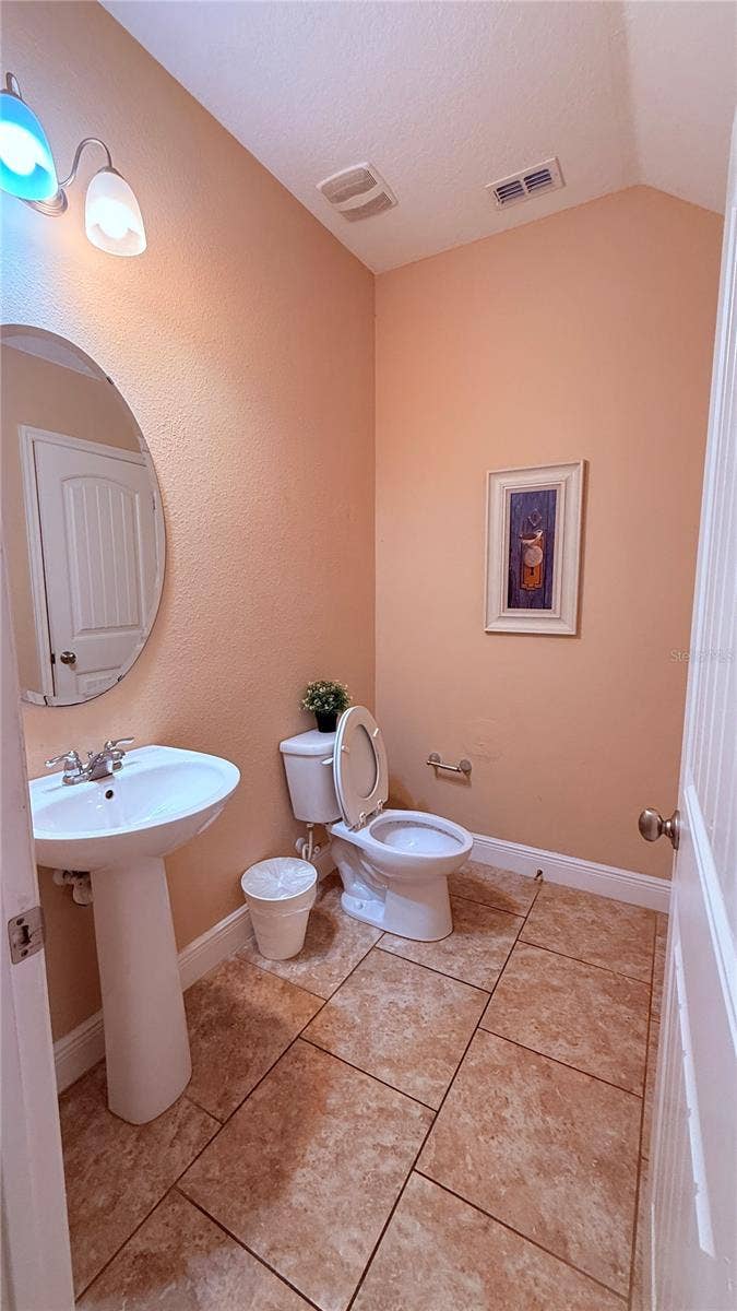 5377 OAKBOURNE AVENUE, Davenport, FL 33837 5377 OAKBOURNE AVENUE, Davenport, FL 33837