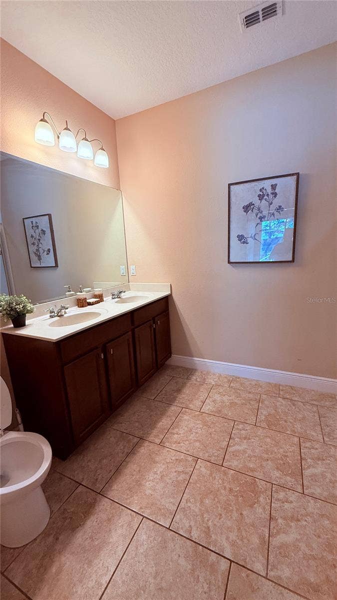5377 OAKBOURNE AVENUE, Davenport, FL 33837 5377 OAKBOURNE AVENUE, Davenport, FL 33837