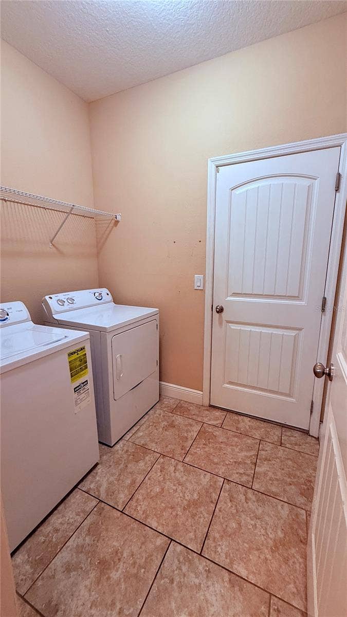 5377 OAKBOURNE AVENUE, Davenport, FL 33837 5377 OAKBOURNE AVENUE, Davenport, FL 33837