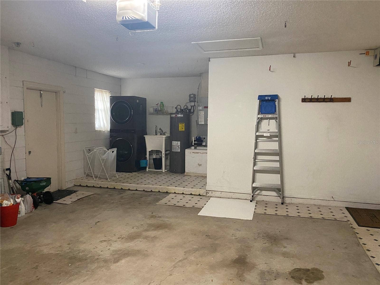 8029 SANDBERRY BOULEVARD, Orlando, FL 32819 8029 SANDBERRY BOULEVARD, Orlando, FL 32819