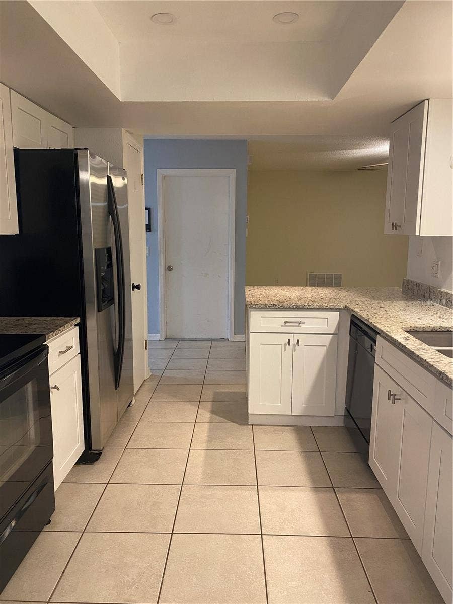 8029 SANDBERRY BOULEVARD, Orlando, FL 32819 8029 SANDBERRY BOULEVARD, Orlando, FL 32819