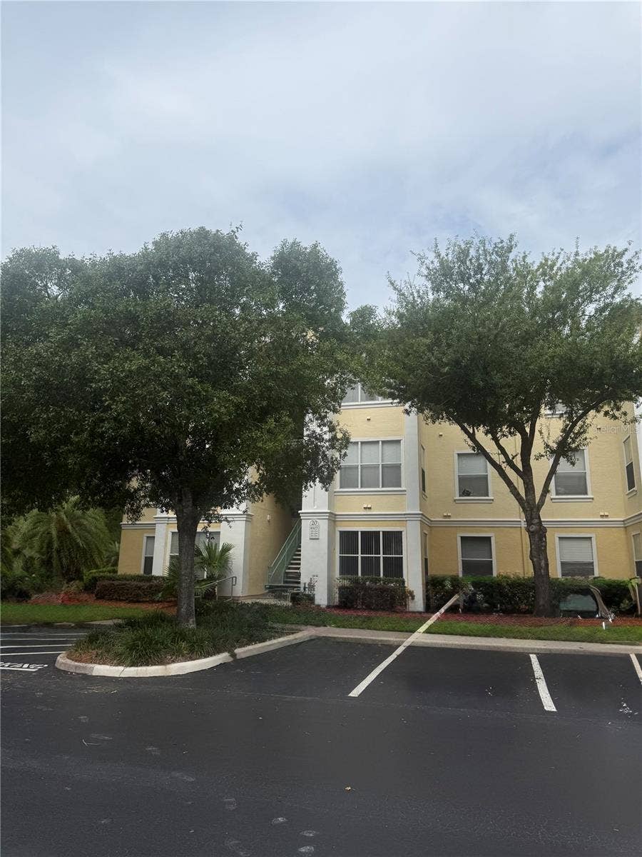 8927 LEGACY COURT, #20-201, Kissimmee, FL 34747 8927 LEGACY COURT, #20-201, Kissimmee, FL 34747