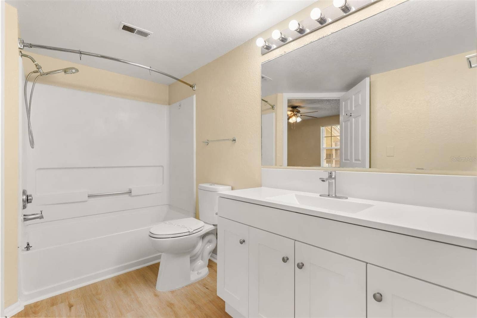 2214 METROPOLITAN WAY, #1034, Orlando, FL 32839 2214 METROPOLITAN WAY, #1034, Orlando, FL 32839