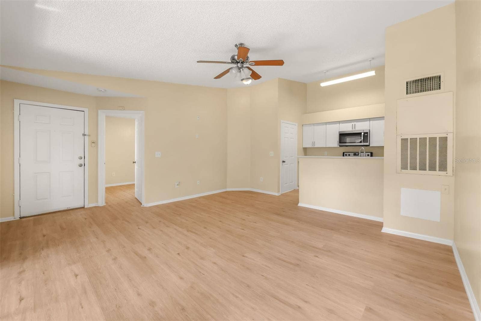 2214 METROPOLITAN WAY, #1034, Orlando, FL 32839 2214 METROPOLITAN WAY, #1034, Orlando, FL 32839