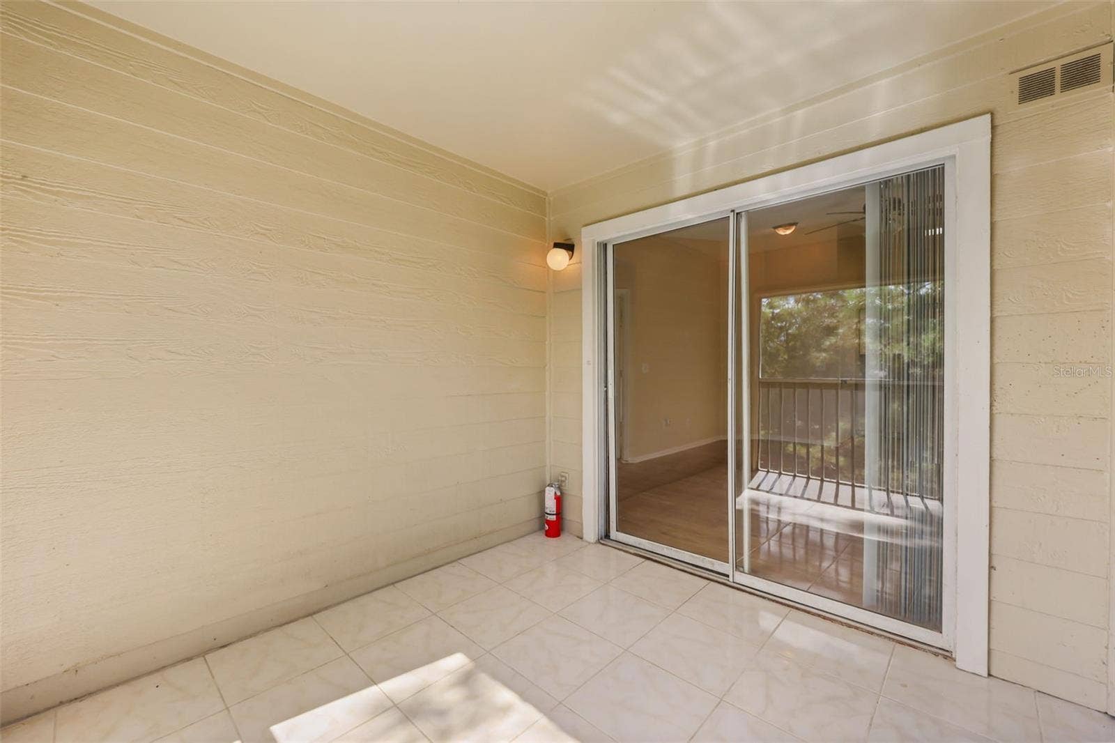 2214 METROPOLITAN WAY, #1034, Orlando, FL 32839 2214 METROPOLITAN WAY, #1034, Orlando, FL 32839