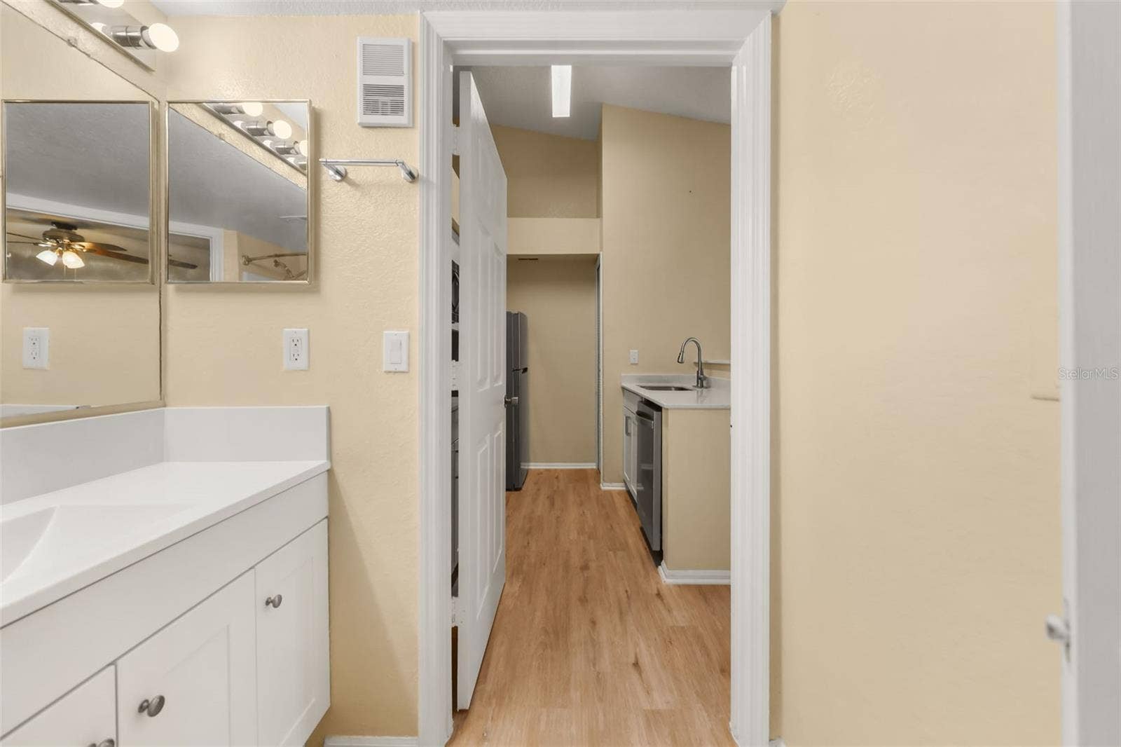 2214 METROPOLITAN WAY, #1034, Orlando, FL 32839 2214 METROPOLITAN WAY, #1034, Orlando, FL 32839