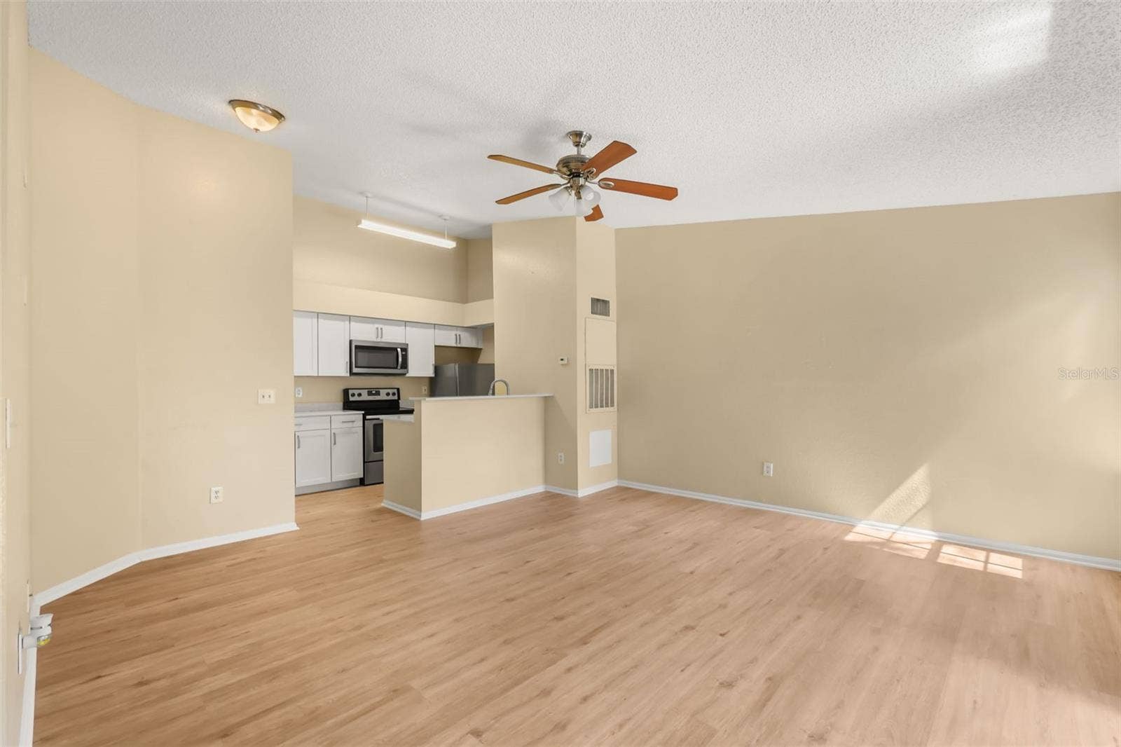 2214 METROPOLITAN WAY, #1034, Orlando, FL 32839 2214 METROPOLITAN WAY, #1034, Orlando, FL 32839