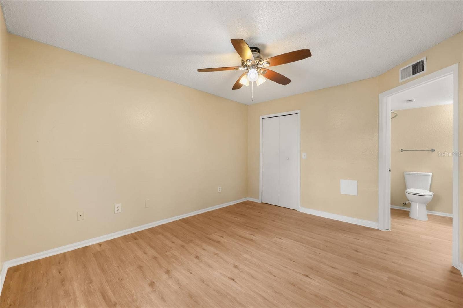 2214 METROPOLITAN WAY, #1034, Orlando, FL 32839 2214 METROPOLITAN WAY, #1034, Orlando, FL 32839