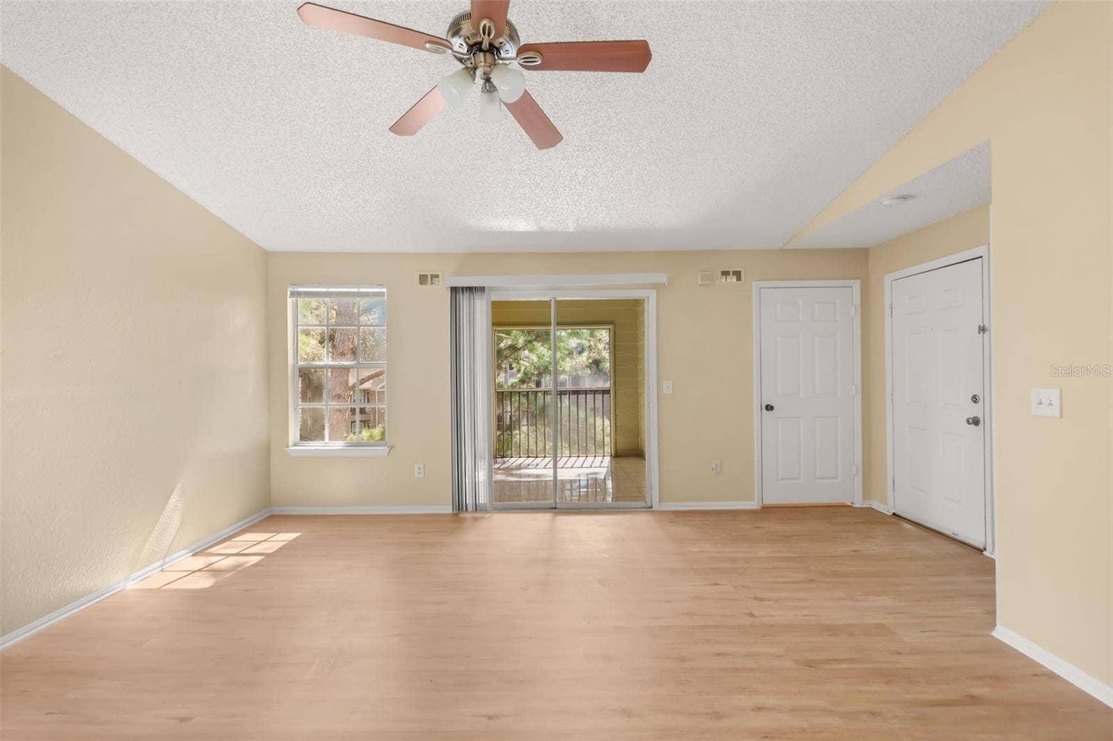 2214 METROPOLITAN WAY, #1034, Orlando, FL 32839 2214 METROPOLITAN WAY, #1034, Orlando, FL 32839