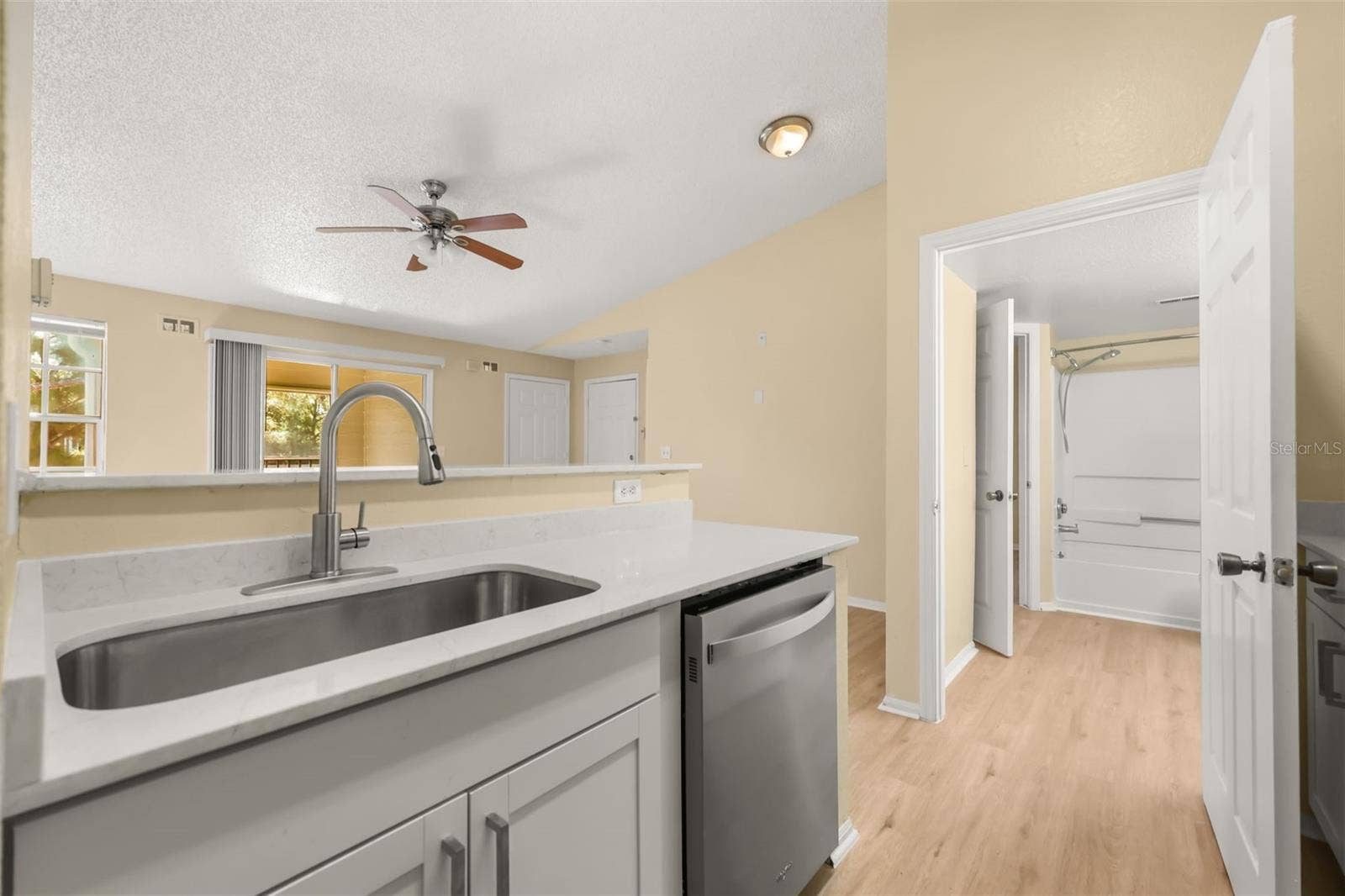 2214 METROPOLITAN WAY, #1034, Orlando, FL 32839 2214 METROPOLITAN WAY, #1034, Orlando, FL 32839
