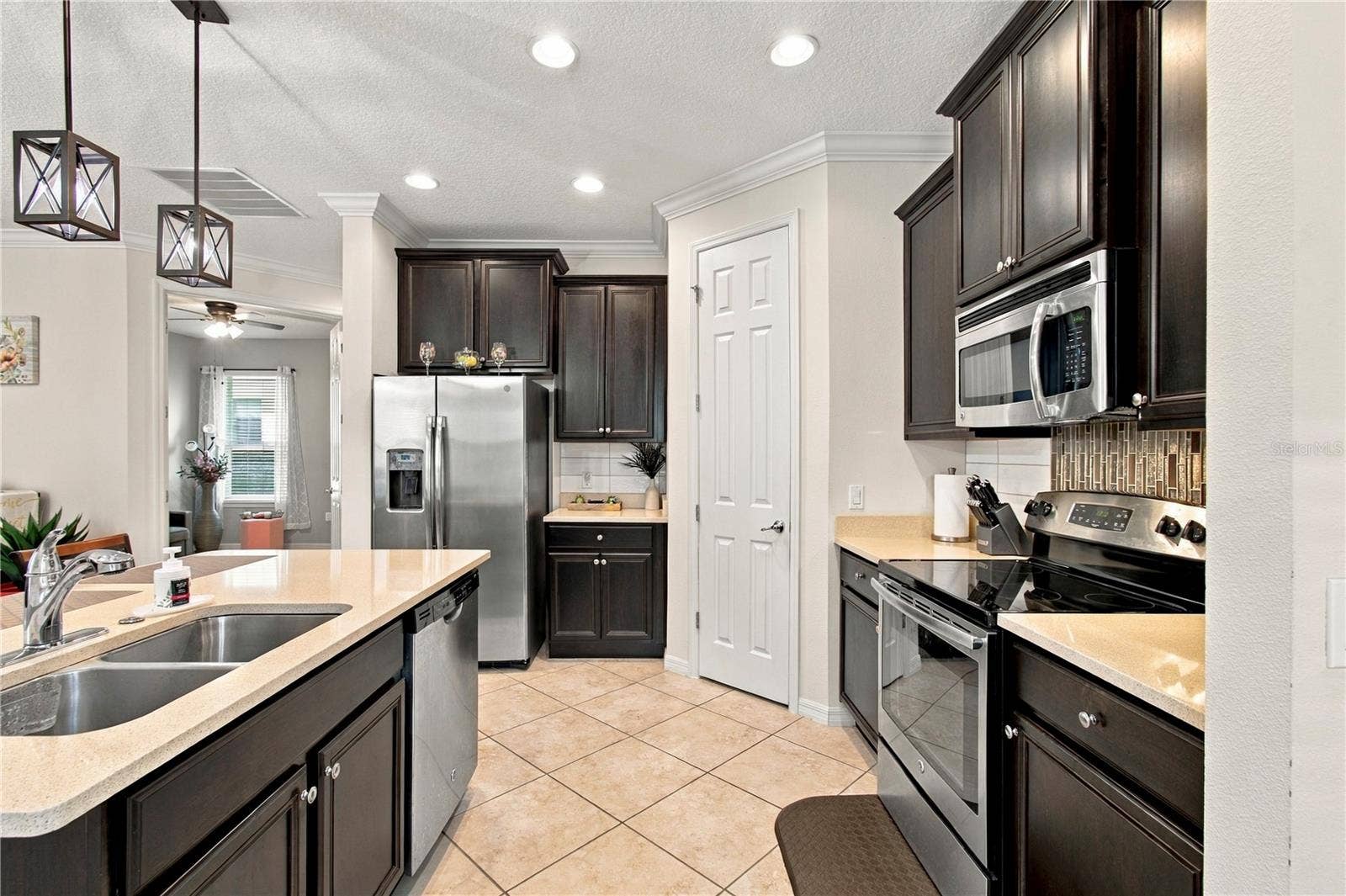 814 SHADY CANYON WAY, Poinciana, FL 34759 STAINLESS STEEL APPLIANCES