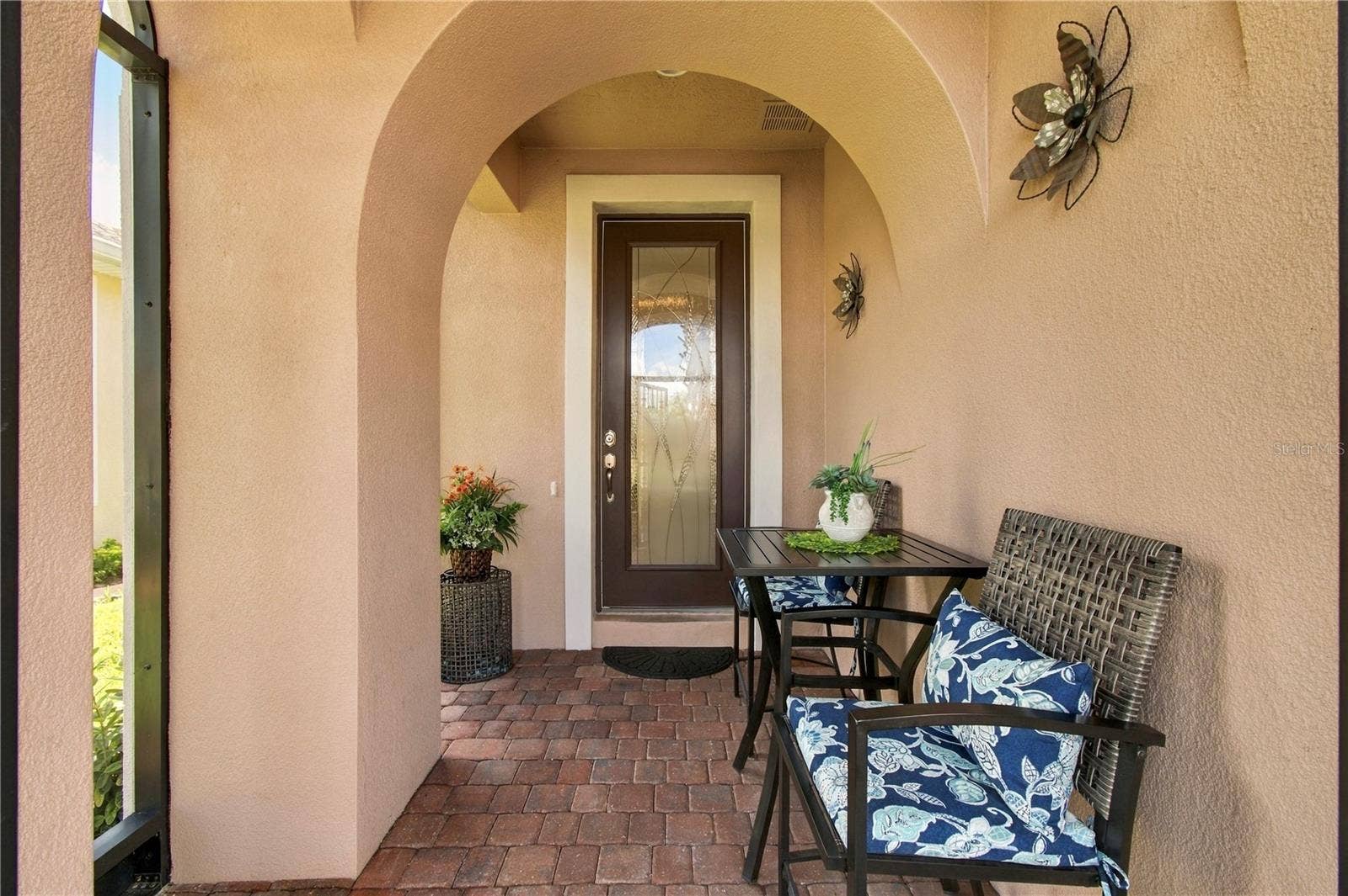 814 SHADY CANYON WAY, Poinciana, FL 34759 SCREENED-IN FRONT PORCH