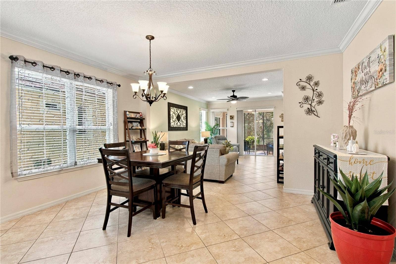 814 SHADY CANYON WAY, Poinciana, FL 34759 CROWN MOLDING