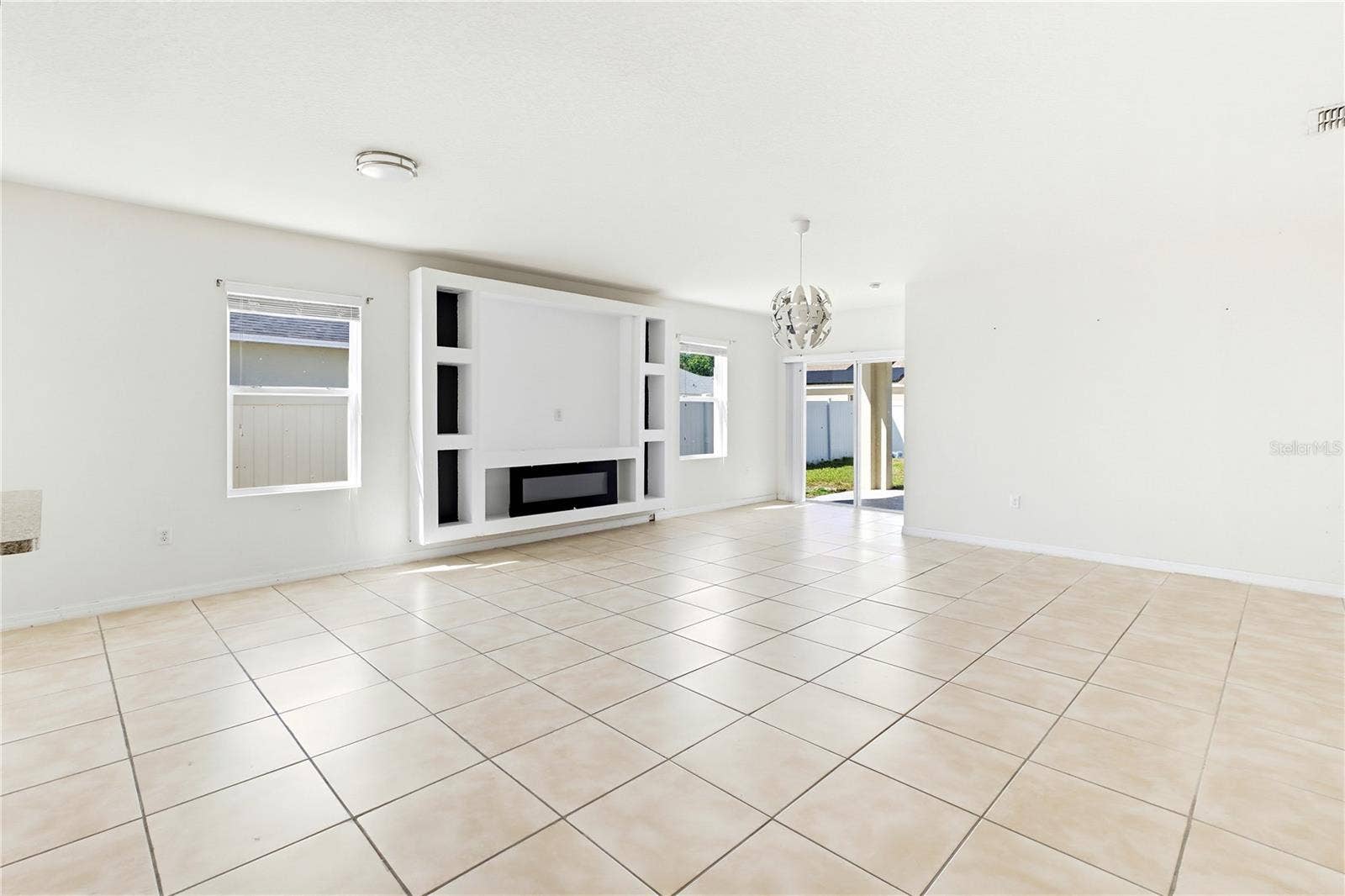 1085 BRENTON MANOR DRIVE, Winter Haven, FL 33881 Living Room