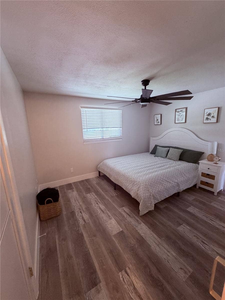 102 COSMOS DRIVE, Orlando, FL 32807 102 COSMOS DRIVE, Orlando, FL 32807