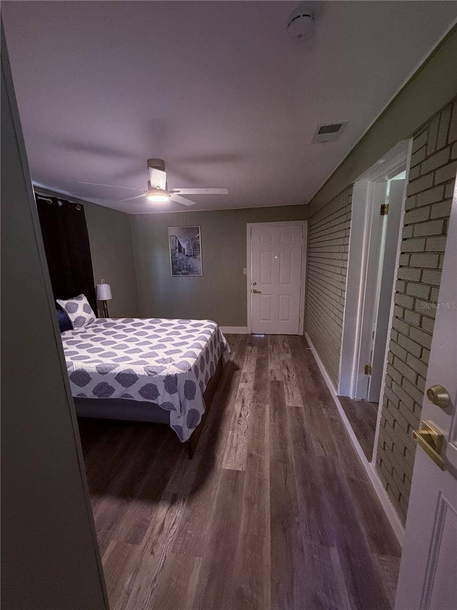 102 COSMOS DRIVE, Orlando, FL 32807 102 COSMOS DRIVE, Orlando, FL 32807