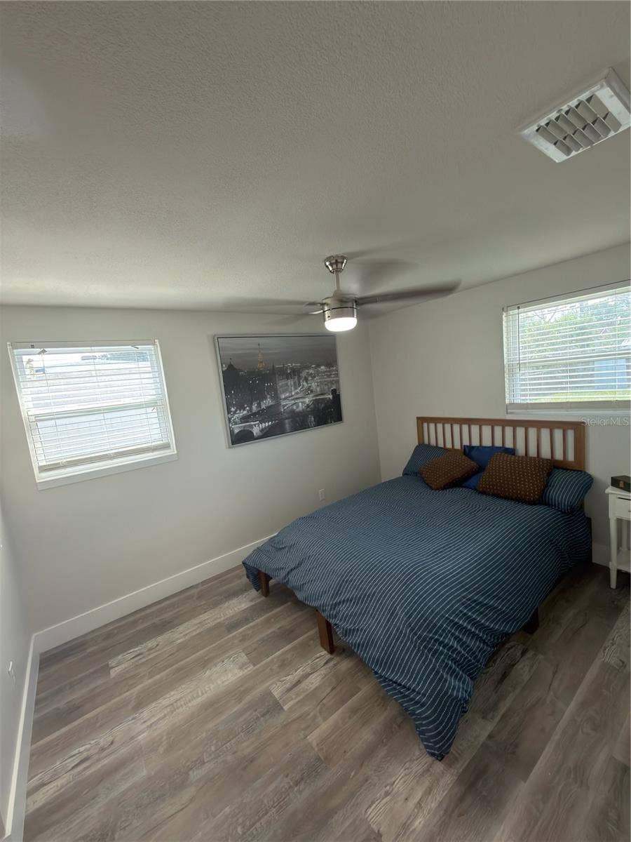 102 COSMOS DRIVE, Orlando, FL 32807 102 COSMOS DRIVE, Orlando, FL 32807