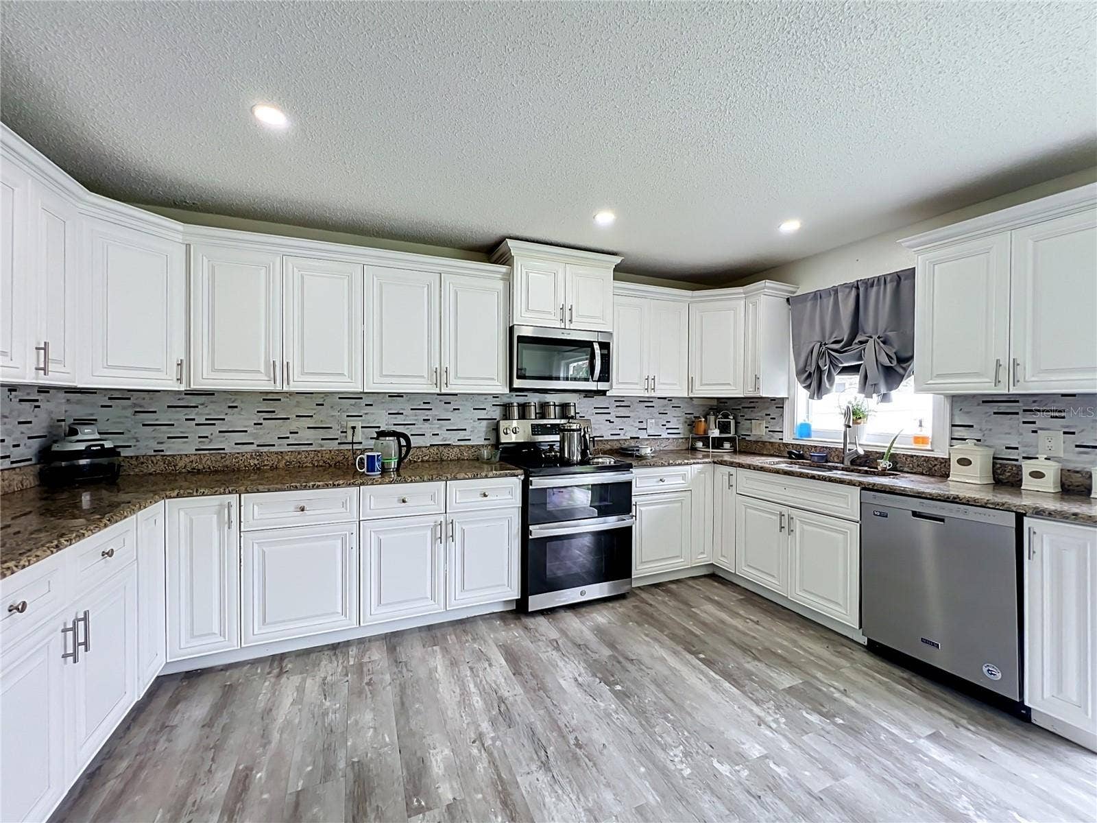 3275 AMBERLEY PARK CIRCLE, Kissimmee, FL 34743
