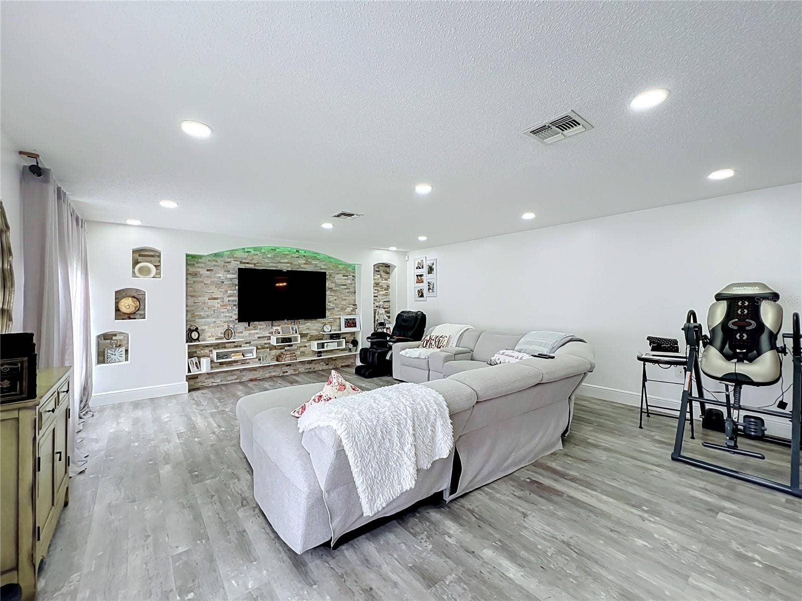 3275 AMBERLEY PARK CIRCLE, Kissimmee, FL 34743