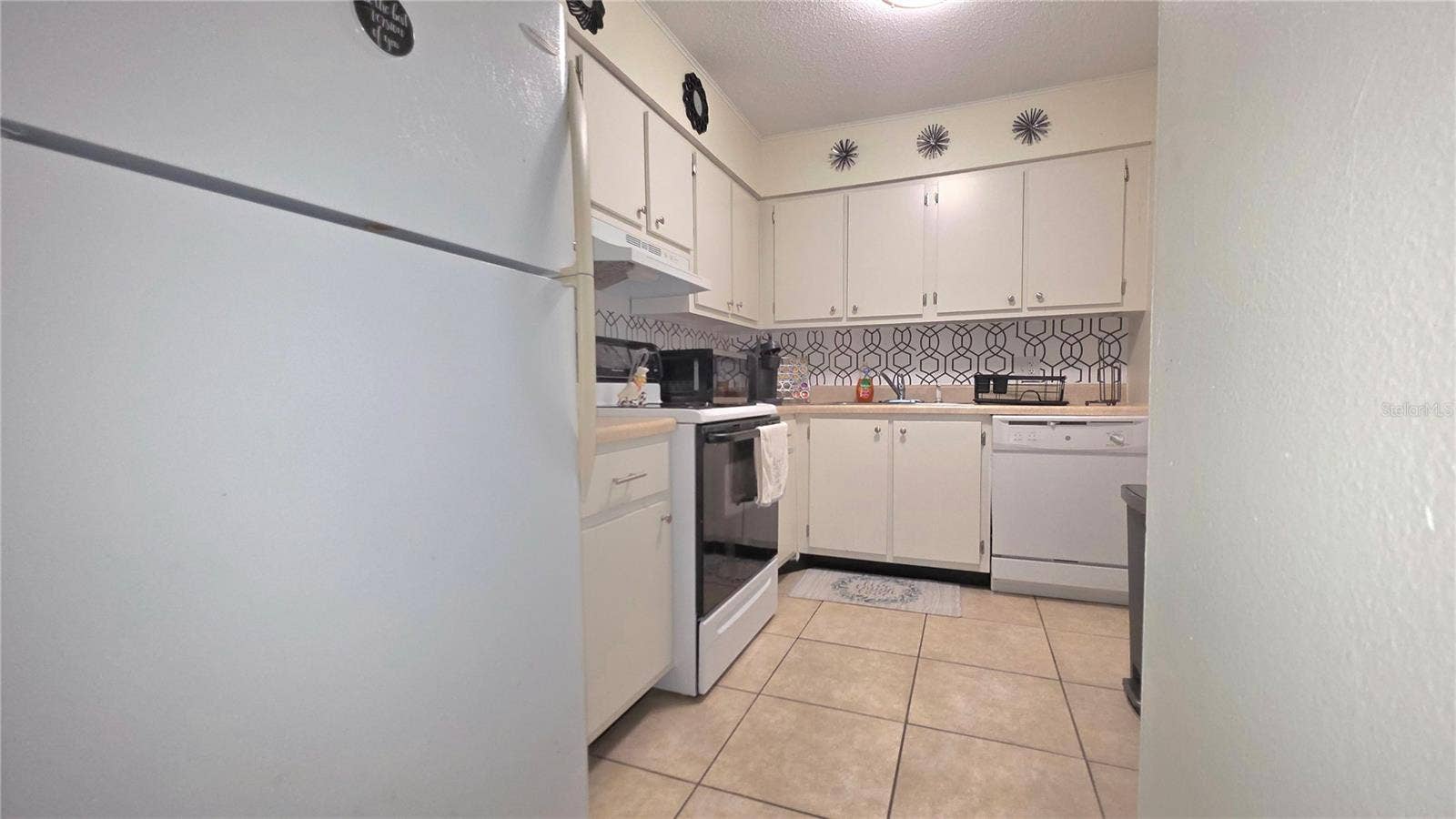 689 NW LAKE HOWARD DRIVE, #3B, Winter Haven, FL 33880