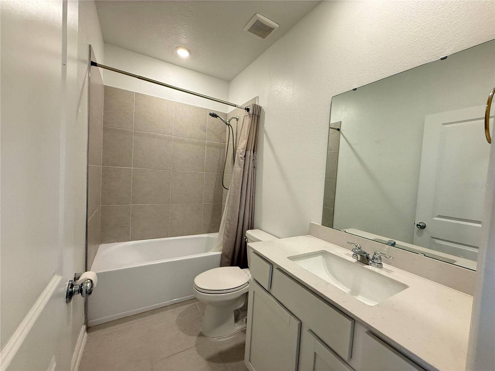 2611 SKYLINE LOOP, Poinciana, FL 34758 2611 SKYLINE LOOP, Poinciana, FL 34758